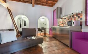 Guesthost - Ferrara Center Apartment X3